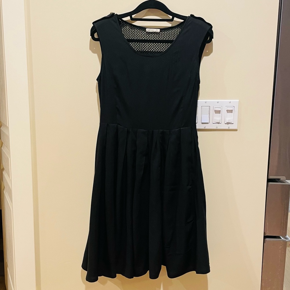EUC Nine Bird black sleeveless dress